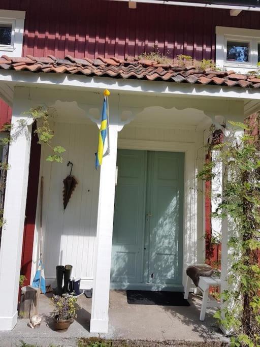 Charmig Gard Med Bastu, Strandtomt Och Utedusch I Naturskoent Omrade Sveg Exteriör bild