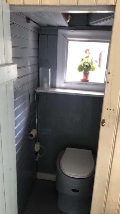 Charmig Gard Med Bastu, Strandtomt Och Utedusch I Naturskoent Omrade Sveg Exteriör bild